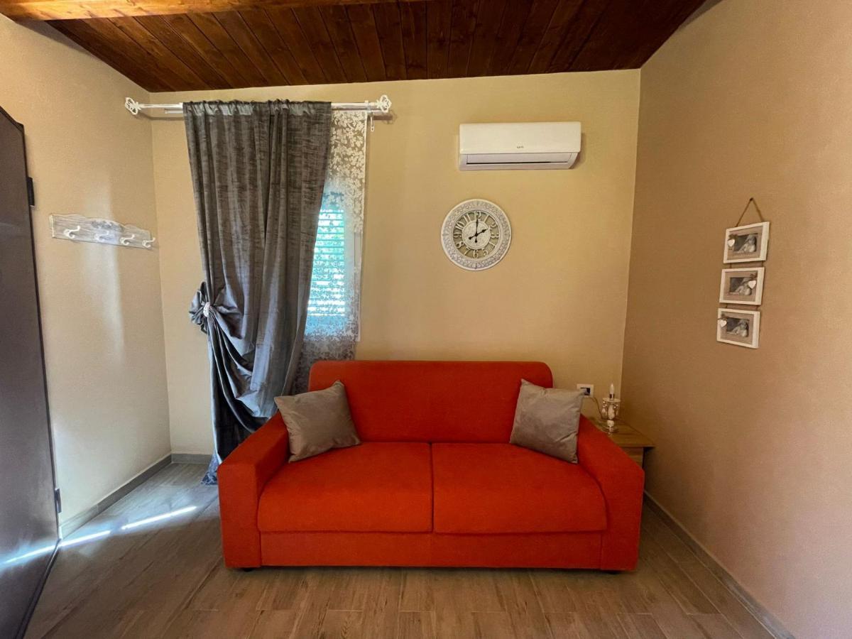 B&B Le Carrube Sava Exterior photo