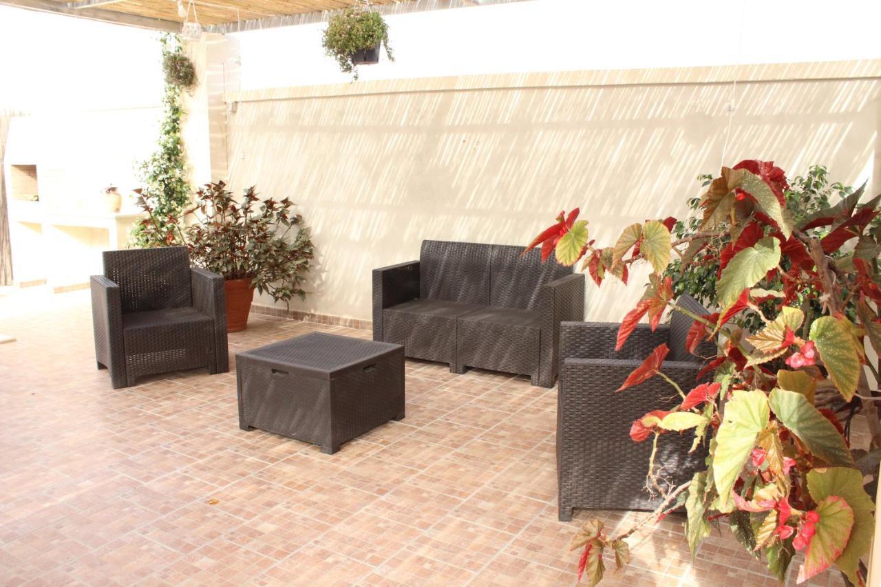 B&B Le Carrube Sava Exterior photo