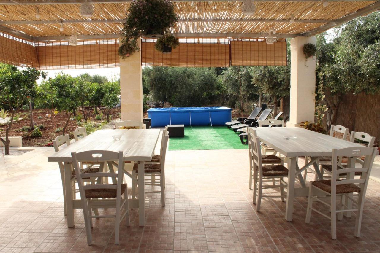 B&B Le Carrube Sava Exterior photo